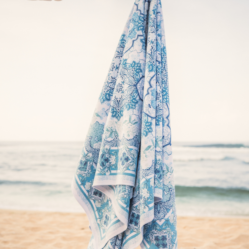 Premium Sustainable and Sand Resistant Towel Large